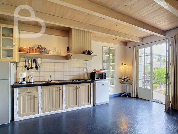 Propriété en pierre de caractère avec gîte et piscine