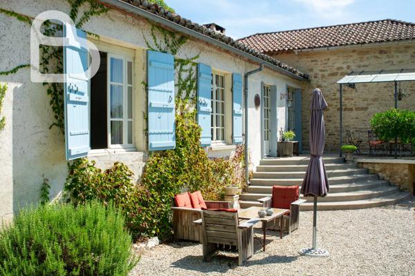 Propriété en pierre de caractère avec gîte et piscine