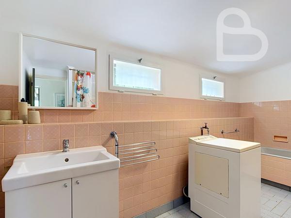Propriété en pierre de caractère avec gîte et piscine