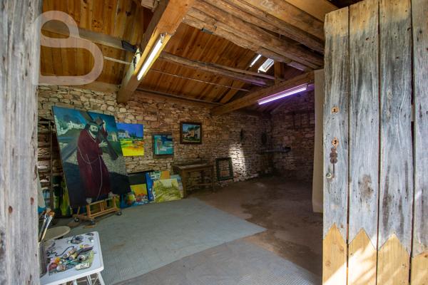 Propriété en pierre de caractère avec gîte et piscine