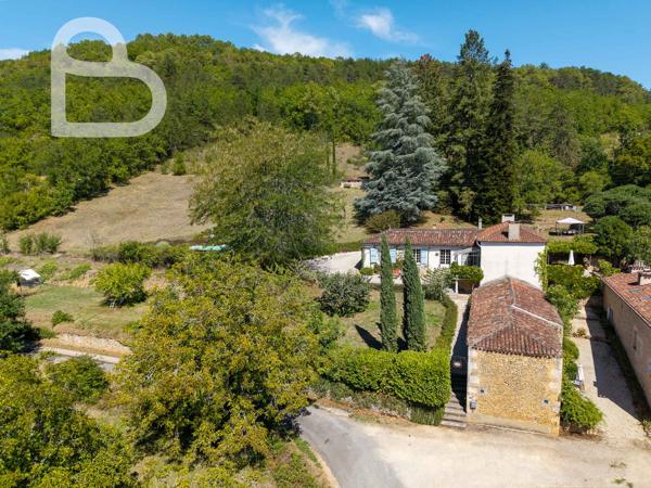 Propriété en pierre de caractère avec gîte et piscine