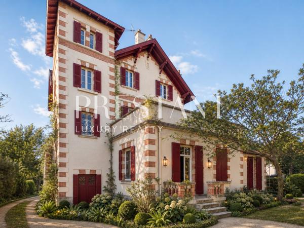 Masion de caractère à rénover — Plein centre de Biarritz, terrain de 3054 m², BIARRITZ