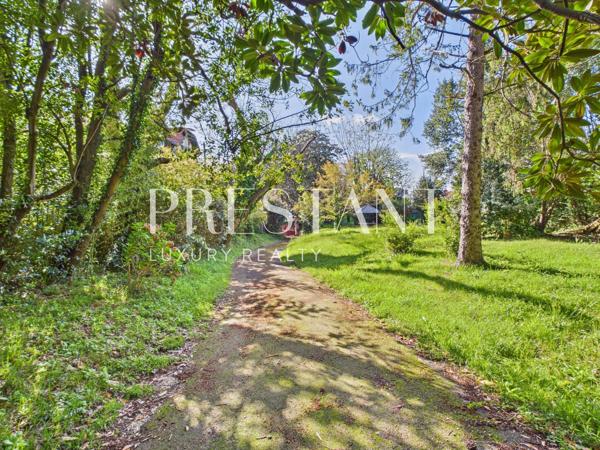 Masion de caractère à rénover — Plein centre de Biarritz, terrain de 3054 m², BIARRITZ