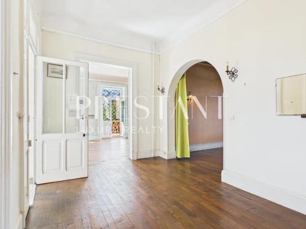 Masion de caractère à rénover — Plein centre de Biarritz, terrain de 3054 m², BIARRITZ