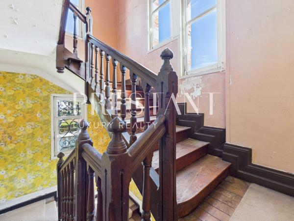 Masion de caractère à rénover — Plein centre de Biarritz, terrain de 3054 m², BIARRITZ