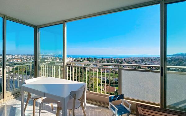 Appartement à vendre    3 pièces • 66,64 m2 Antibes