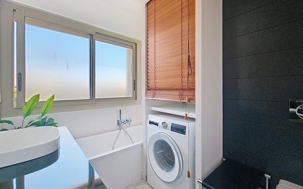 Appartement à vendre    3 pièces • 66,64 m2 Antibes