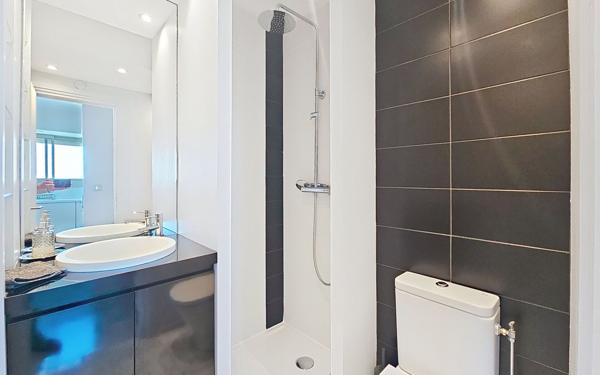 Appartement à vendre    3 pièces • 66,64 m2 Antibes