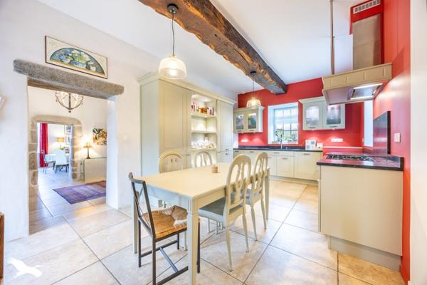 Maison à vendre |  Le Poiré-sur-Vie |  9 pièces | 212 m²