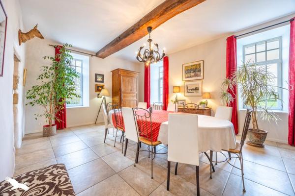 Maison à vendre |  Le Poiré-sur-Vie |  9 pièces | 212 m²
