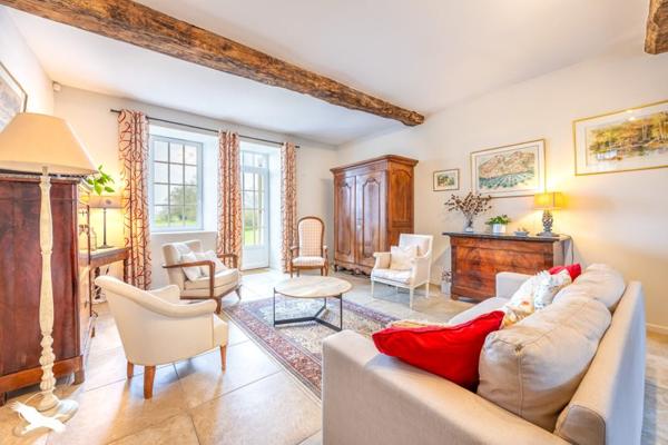 Maison à vendre |  Le Poiré-sur-Vie |  9 pièces | 212 m²