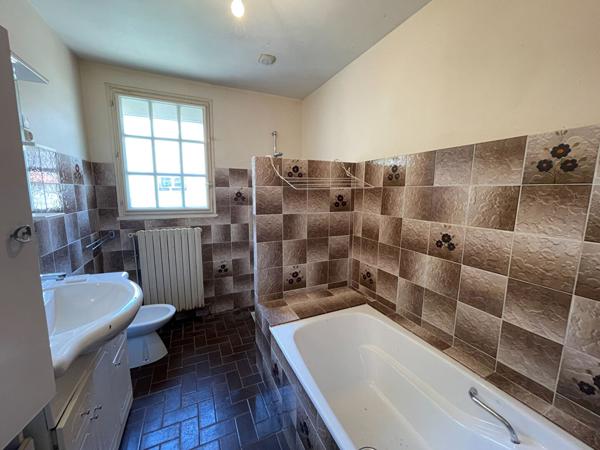 Maison avec dépendance à fort potentiel à Fontenay-le-Comte