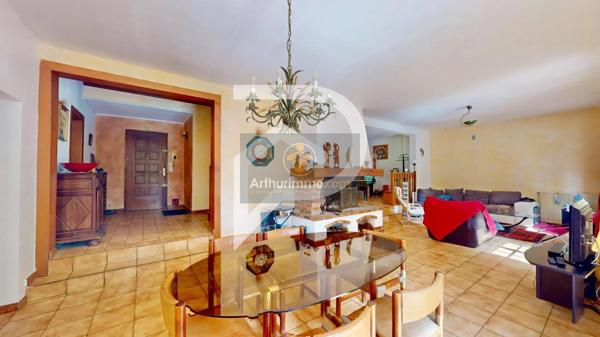 Vente                                                      Maison
                        
                     8 pièces                      210 m2                     à Triel-sur-Seine