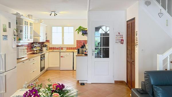 Olivet Val. Charmante et pratique maison en parfait état.3 chambres.Jardin.Garage