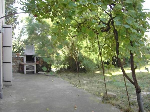 Maison mitoyenne T6 avec terrasse et jardin clôturé - Belleserre (81540)