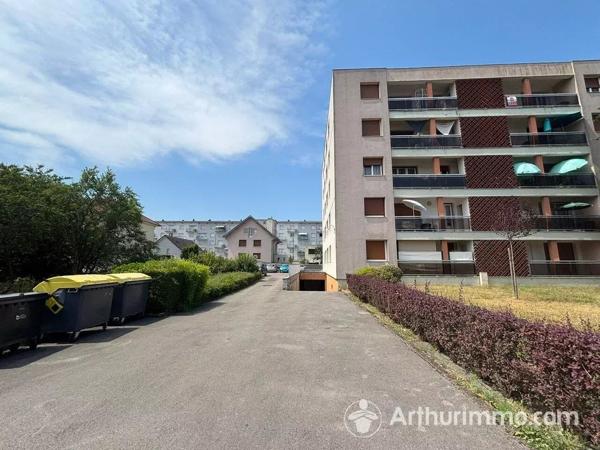 Vente                                                      Garage
                        
                                                            à Besançon