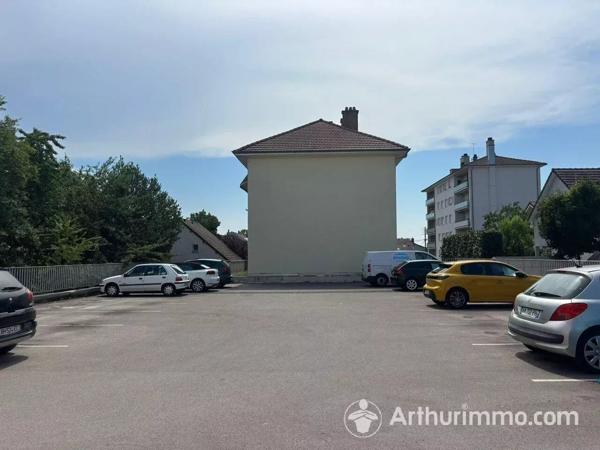 Vente                                                      Garage
                        
                                                            à Besançon