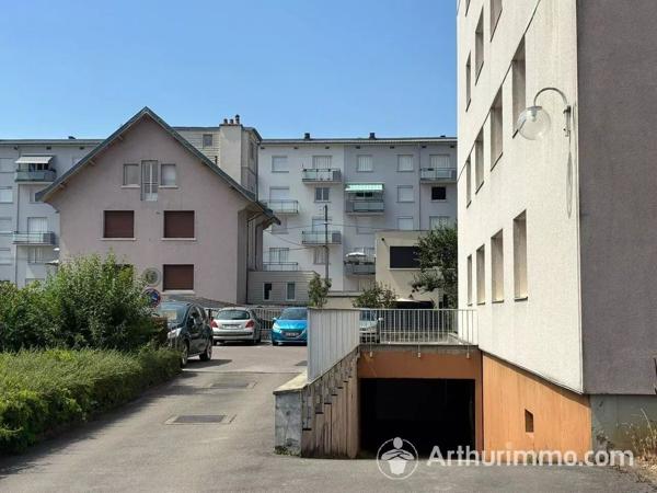 Vente                                                      Garage
                        
                                                            à Besançon