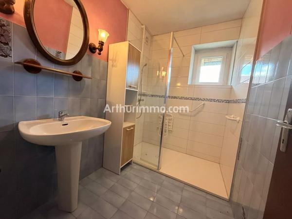 Vente                                                      Appartement
                        
                     5 pièces                      117 m2                     à Crotenay