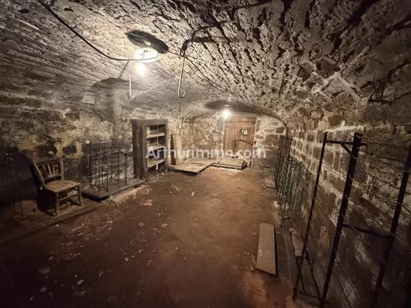 Vente                                                      Appartement
                        
                     5 pièces                      117 m2                     à Crotenay