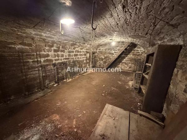 Vente                                                      Appartement
                        
                     5 pièces                      117 m2                     à Crotenay