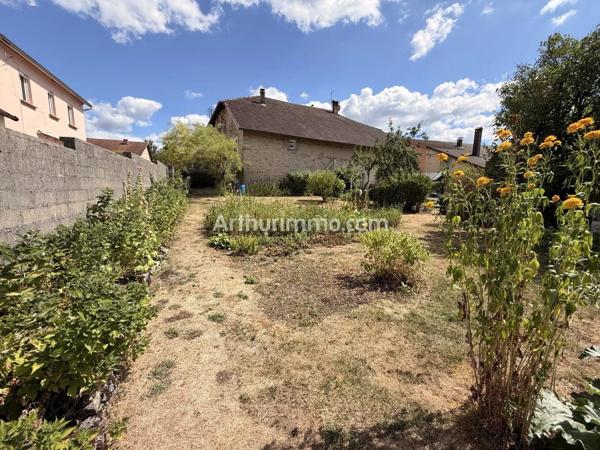 Vente                                                      Appartement
                        
                     5 pièces                      117 m2                     à Crotenay