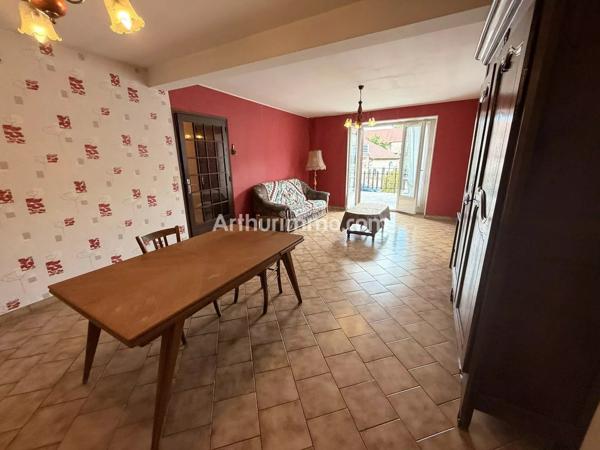 Vente                                                      Appartement
                        
                     5 pièces                      117 m2                     à Crotenay