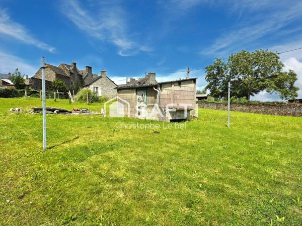 Terrain constructible de 495 m² à Lanvallay