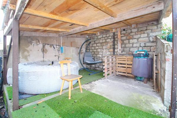 Belle maison familiale avec grand terrain aux Bois Francs