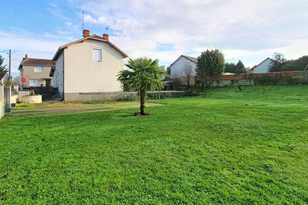 Belle maison familiale avec grand terrain aux Bois Francs