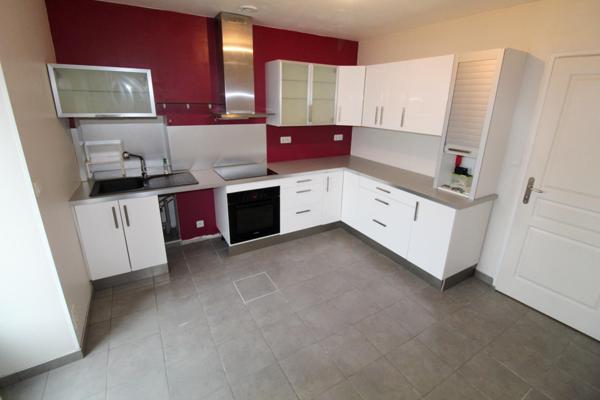 Belle maison familiale avec grand terrain aux Bois Francs