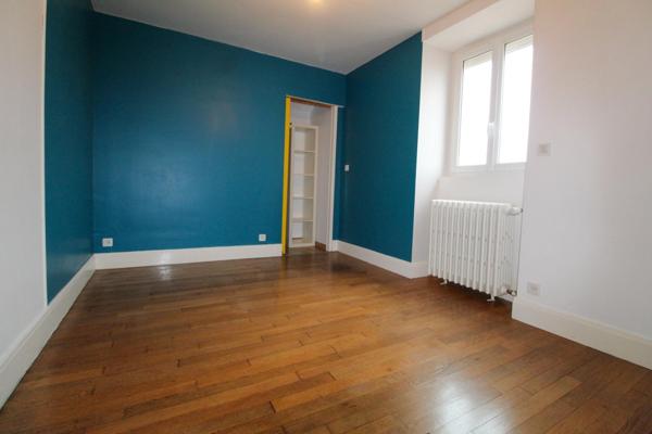 Belle maison familiale avec grand terrain aux Bois Francs