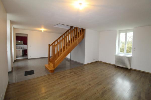 Belle maison familiale avec grand terrain aux Bois Francs