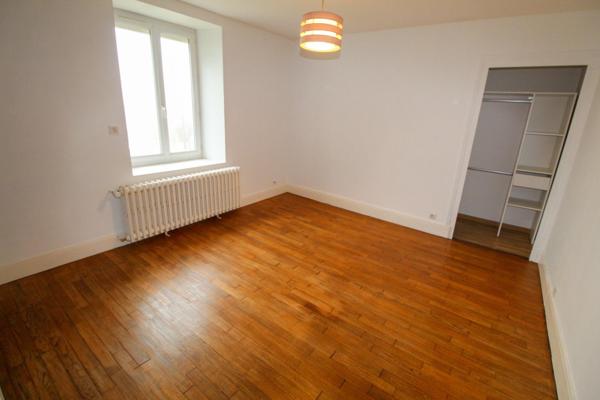 Belle maison familiale avec grand terrain aux Bois Francs