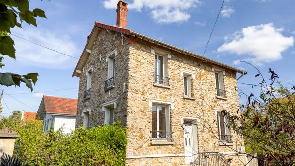 Une maison de caractère très lumineuse !