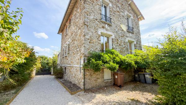 Une maison de caractère très lumineuse !