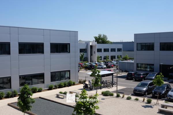 Bureaux à louer Lyon 7ème espaces aménagés parking sécurisé et transports