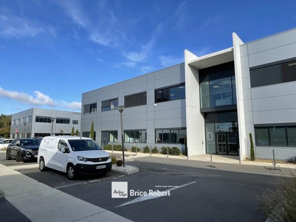 Bureaux à louer Lyon 7ème espaces aménagés parking sécurisé et transports