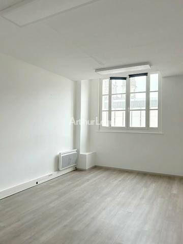 BUREAUX à LOUER de 486 m²