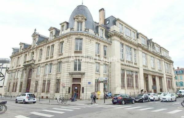 BUREAUX à LOUER de 486 m²