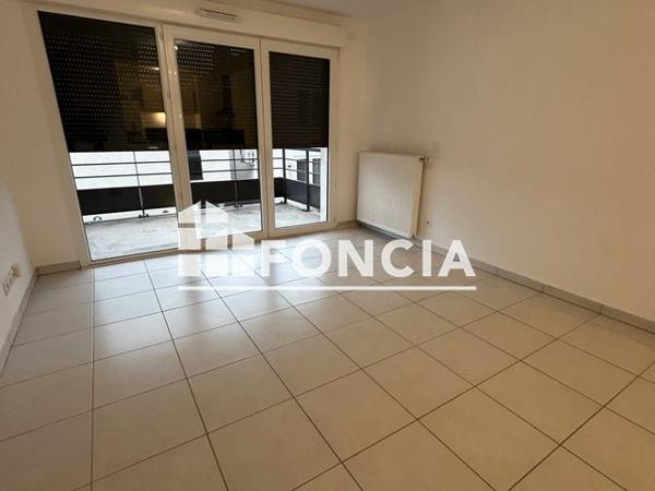 Location Appartement 2 pièces 41.9 m² - 134 AVENUE DU JURA Bons En Chablais 74890