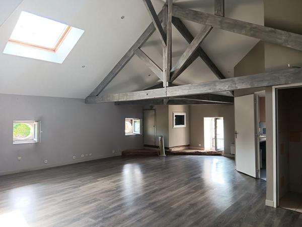 Grande maison avec chambres d'hôtes et café/restaurant Cahors 46000