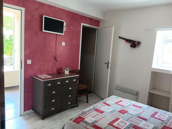 Grande maison avec chambres d'hôtes et café/restaurant Cahors 46000