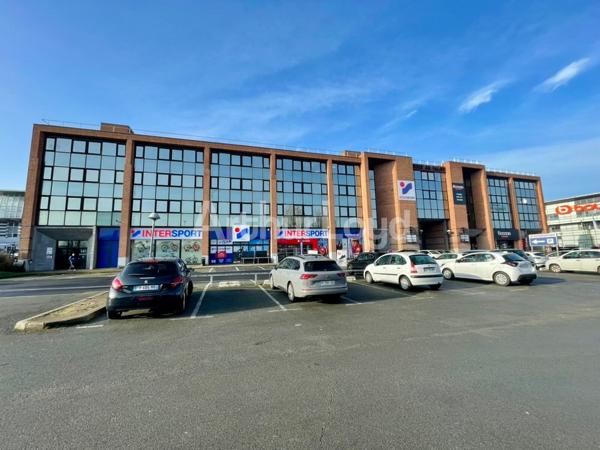 Bureaux à louer à Villeneuve-d'Ascq - Plateaux fonctionnels avec visibilité et accessibilité optimale