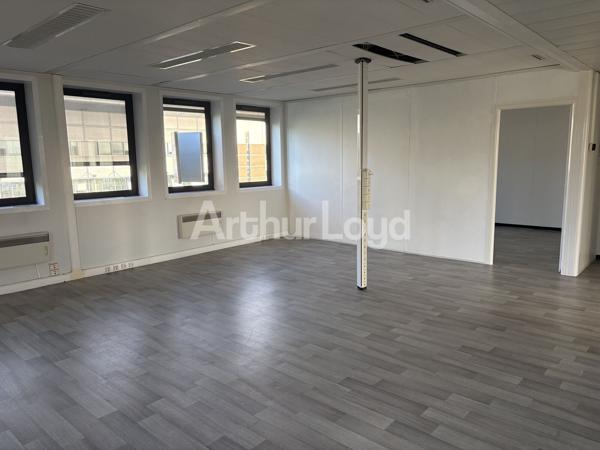 Bureaux à louer à Villeneuve-d'Ascq - Plateaux fonctionnels avec visibilité et accessibilité optimale
