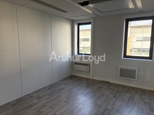 Bureaux à louer à Villeneuve-d'Ascq - Plateaux fonctionnels avec visibilité et accessibilité optimale