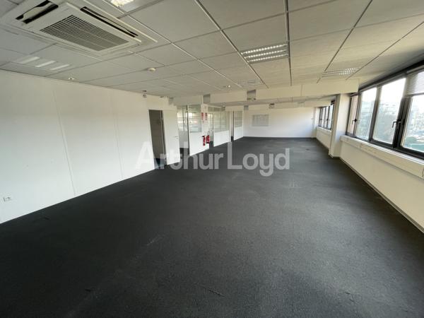 Bureaux à louer à Villeneuve-d'Ascq - Plateaux fonctionnels avec visibilité et accessibilité optimale