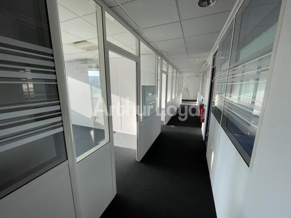 Bureaux à louer à Villeneuve-d'Ascq - Plateaux fonctionnels avec visibilité et accessibilité optimale