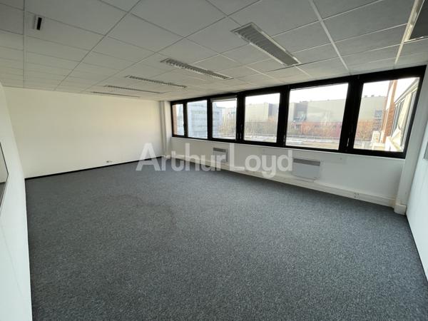 Bureaux à louer à Villeneuve-d'Ascq - Plateaux fonctionnels avec visibilité et accessibilité optimale