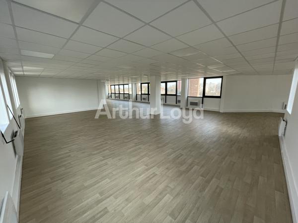 Bureaux à louer à Villeneuve-d'Ascq - Plateaux fonctionnels avec visibilité et accessibilité optimale